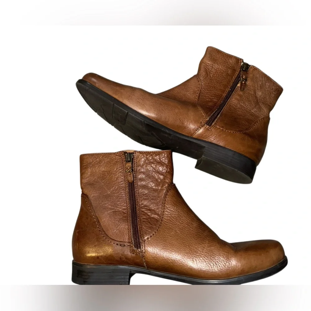 EARTHIES Sintra Almond Brown Leather Booties 9.5